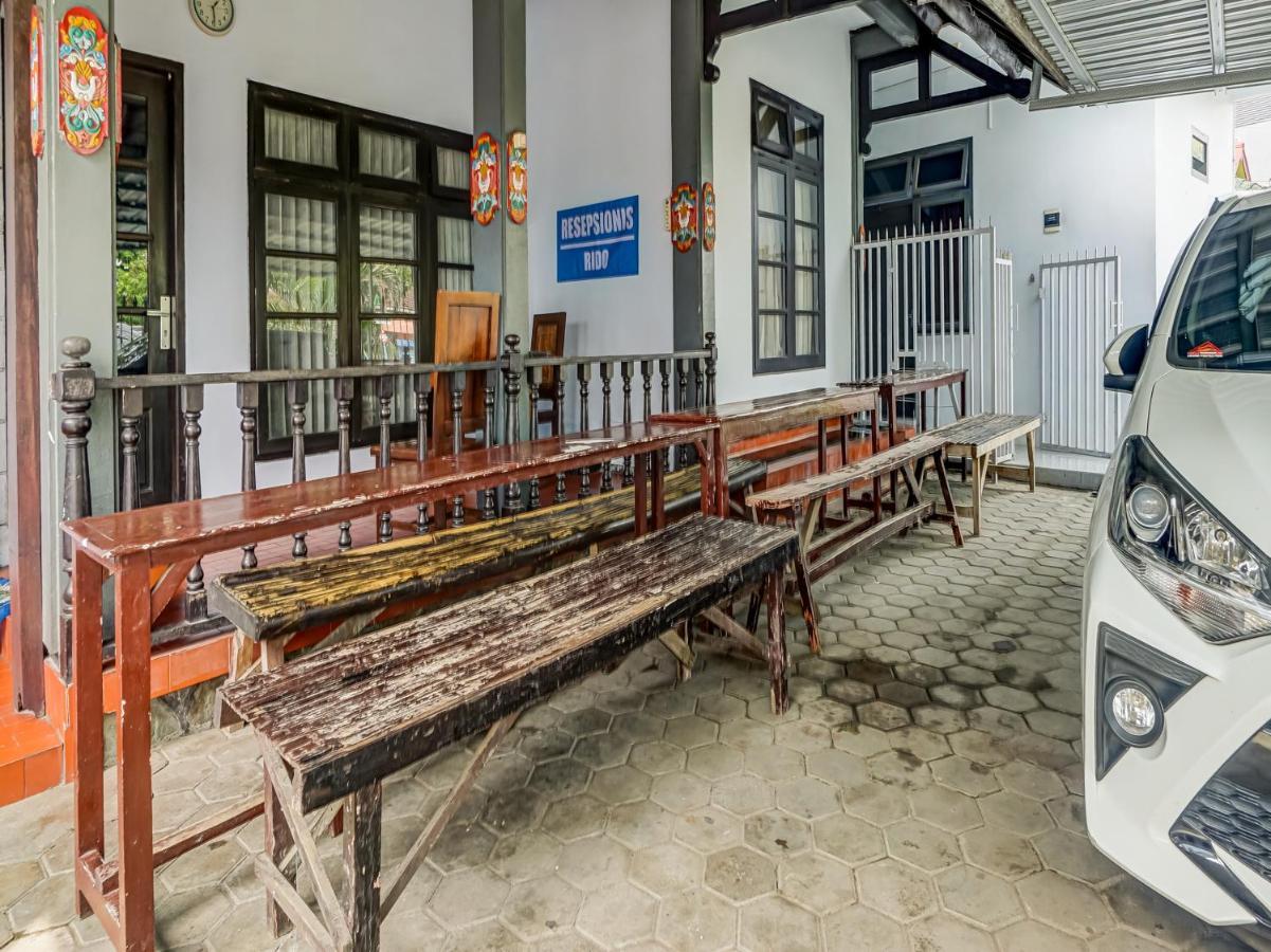 Spot On 90797 Sukun Syariah Homestay Malang Esterno foto