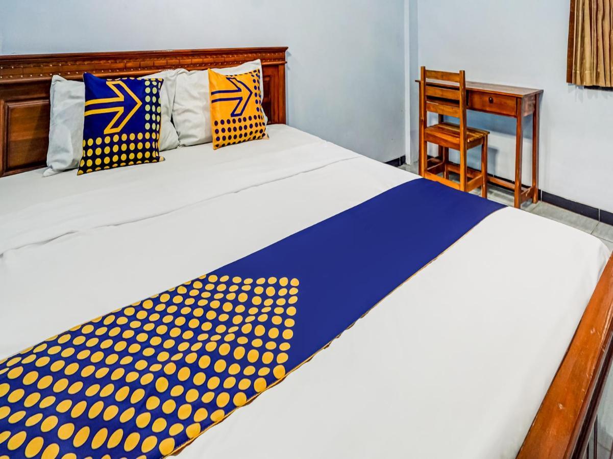 Spot On 90797 Sukun Syariah Homestay Malang Esterno foto