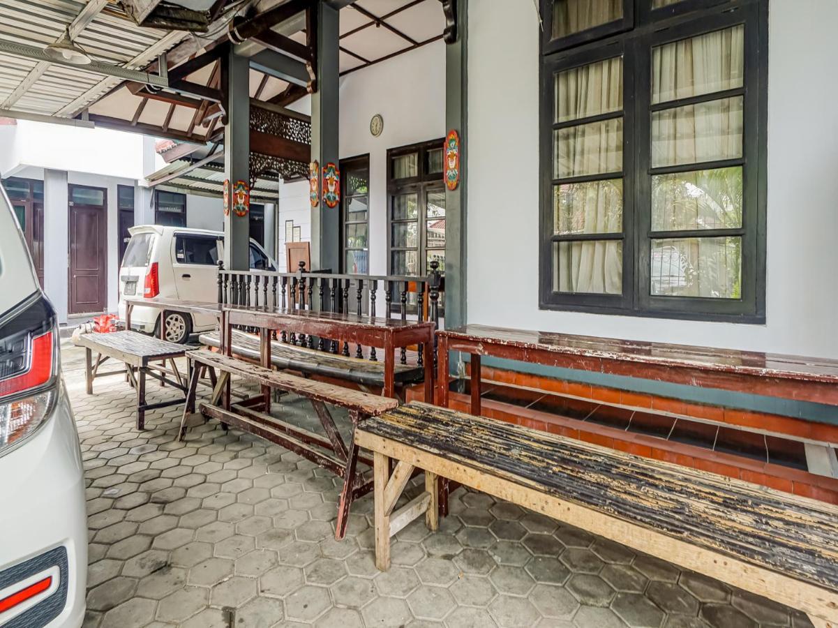 Spot On 90797 Sukun Syariah Homestay Malang Esterno foto