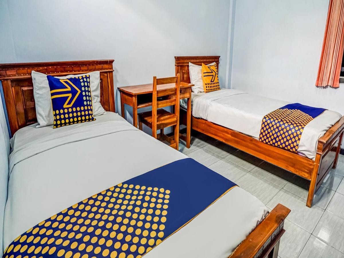 Spot On 90797 Sukun Syariah Homestay Malang Esterno foto